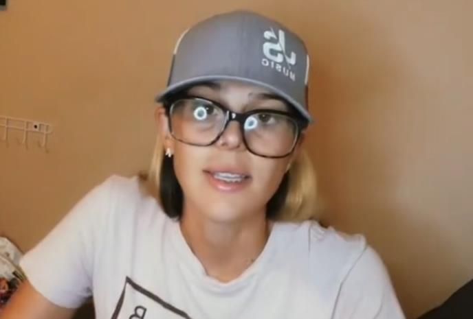Samo tri dana poslije porođaja, nakon što su mama i beba otpuštene iz bolnice, Hejli je sasvim slučajno saznala poražavajuću istinu.
