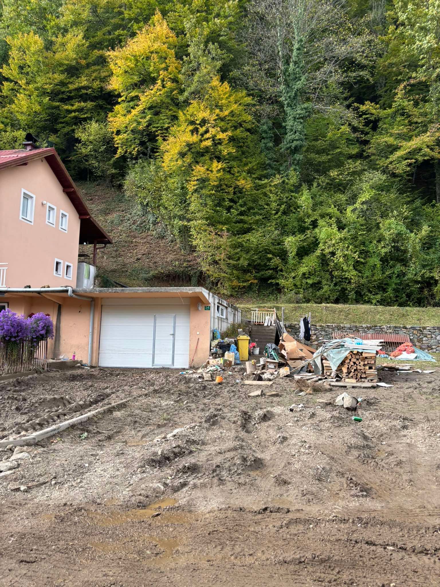Želimo apelirati na javnost da ne zaborave Fojnicu, situacija je još uvijek preteška, kaže Klisura