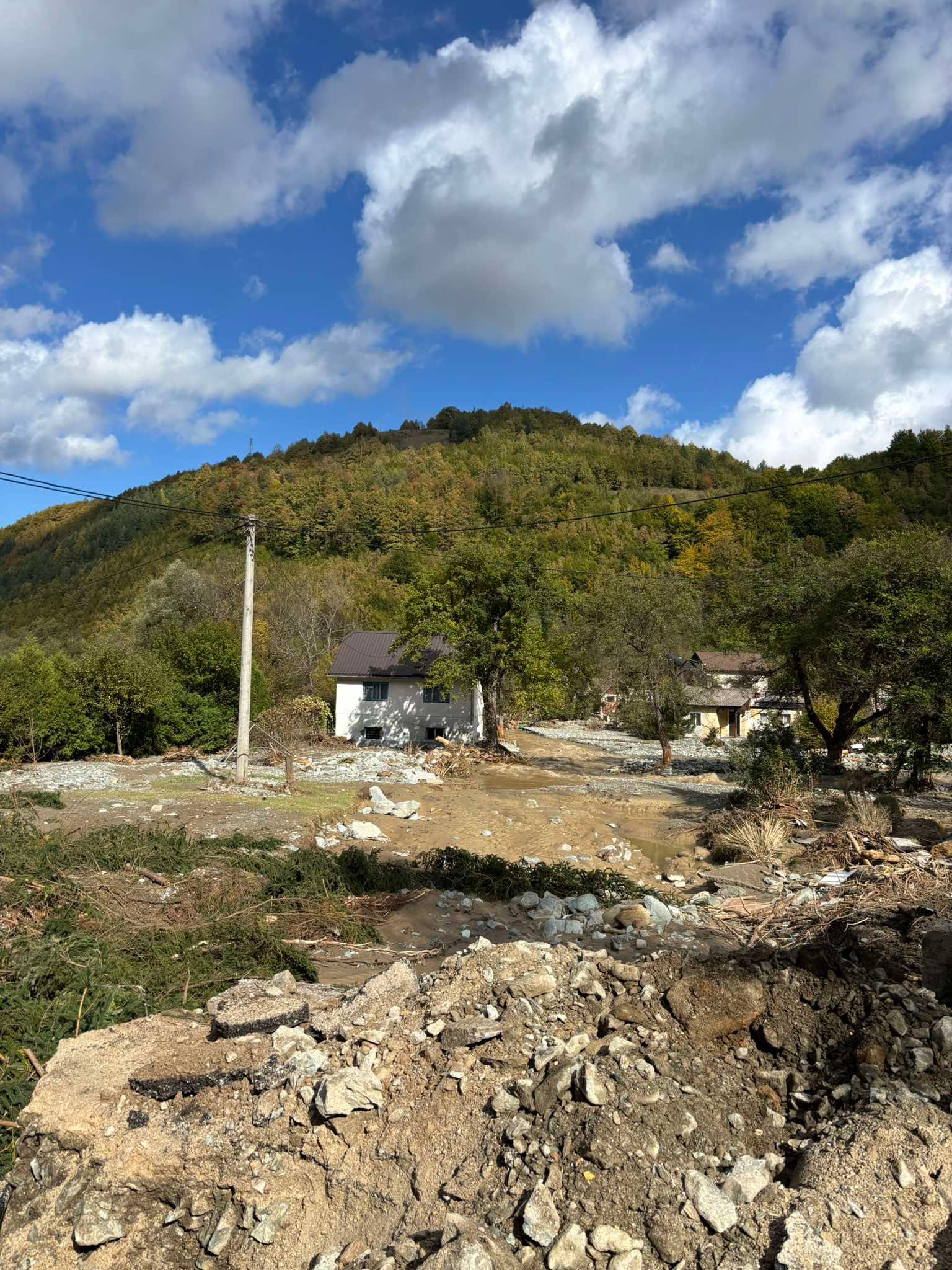 Želimo apelirati na javnost da ne zaborave Fojnicu, situacija je još uvijek preteška, kaže Klisura