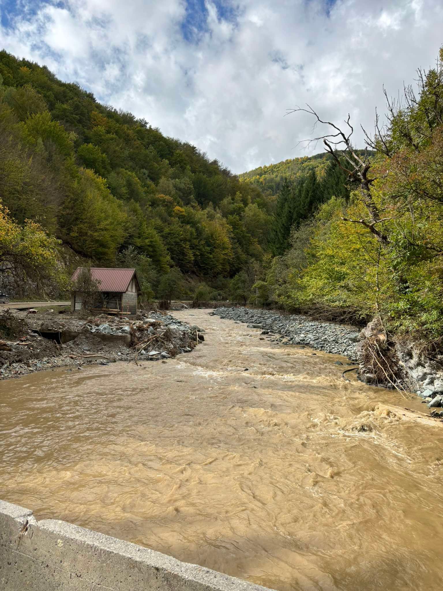 Želimo apelirati na javnost da ne zaborave Fojnicu, situacija je još uvijek preteška, kaže Klisura