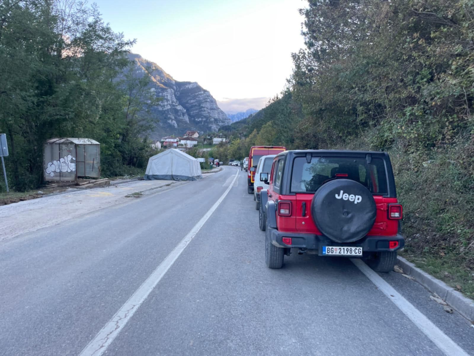 Tu su ekipe vatrogasaca, GSS službi, civilne zaštite iz Slovenije, Crne Gore, Hrvatske, Srbije