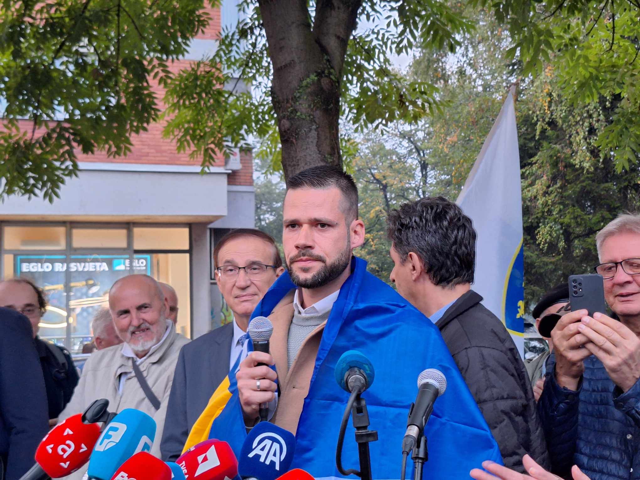 Nema nikakve razlike između politike koju sprovodi Schmidt, i one koju je sprovodio Boban tokom rata.