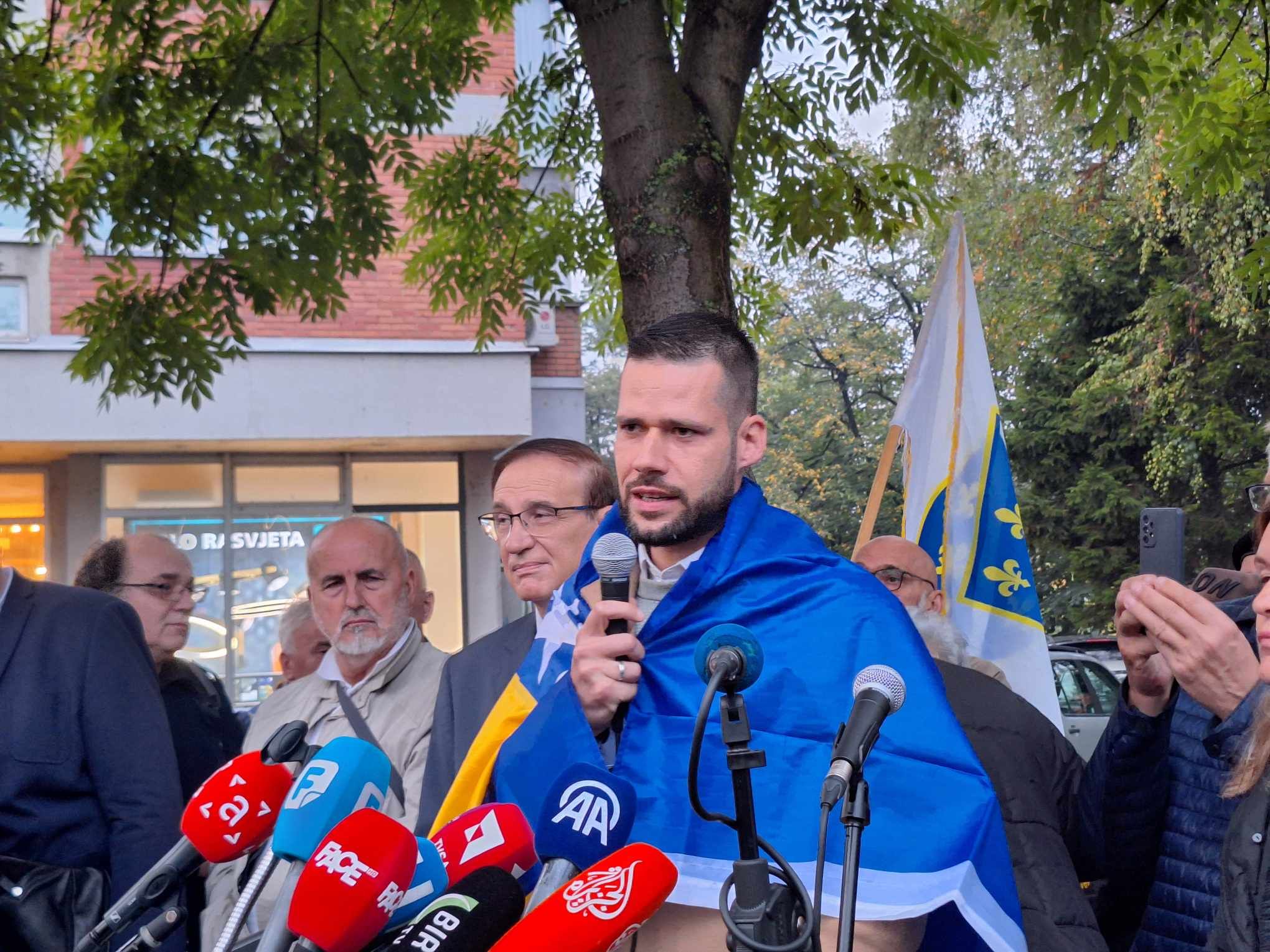 Nema nikakve razlike između politike koju sprovodi Schmidt, i one koju je sprovodio Boban tokom rata.