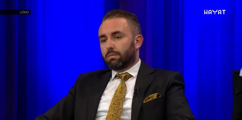 Vučić će nastojati da ovo iskoristi kako bi sebe spasio i fokus prenio izvan granica Srbije, a ne zato što su mu srpstvo i Dodik bitni 