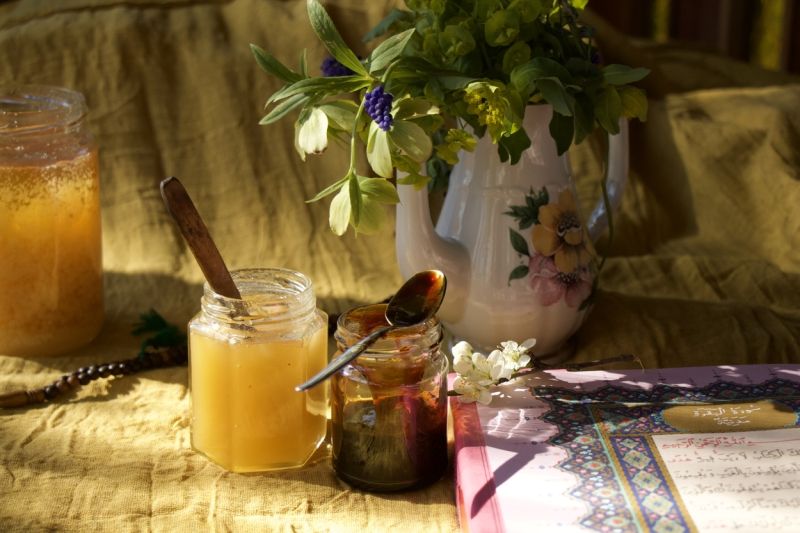Koristite ovaj sirup kao što biste inače koristili med – recimo, jednu kašiku pred spavanje, a možete i da dodate u čaj ili namažete na tost.