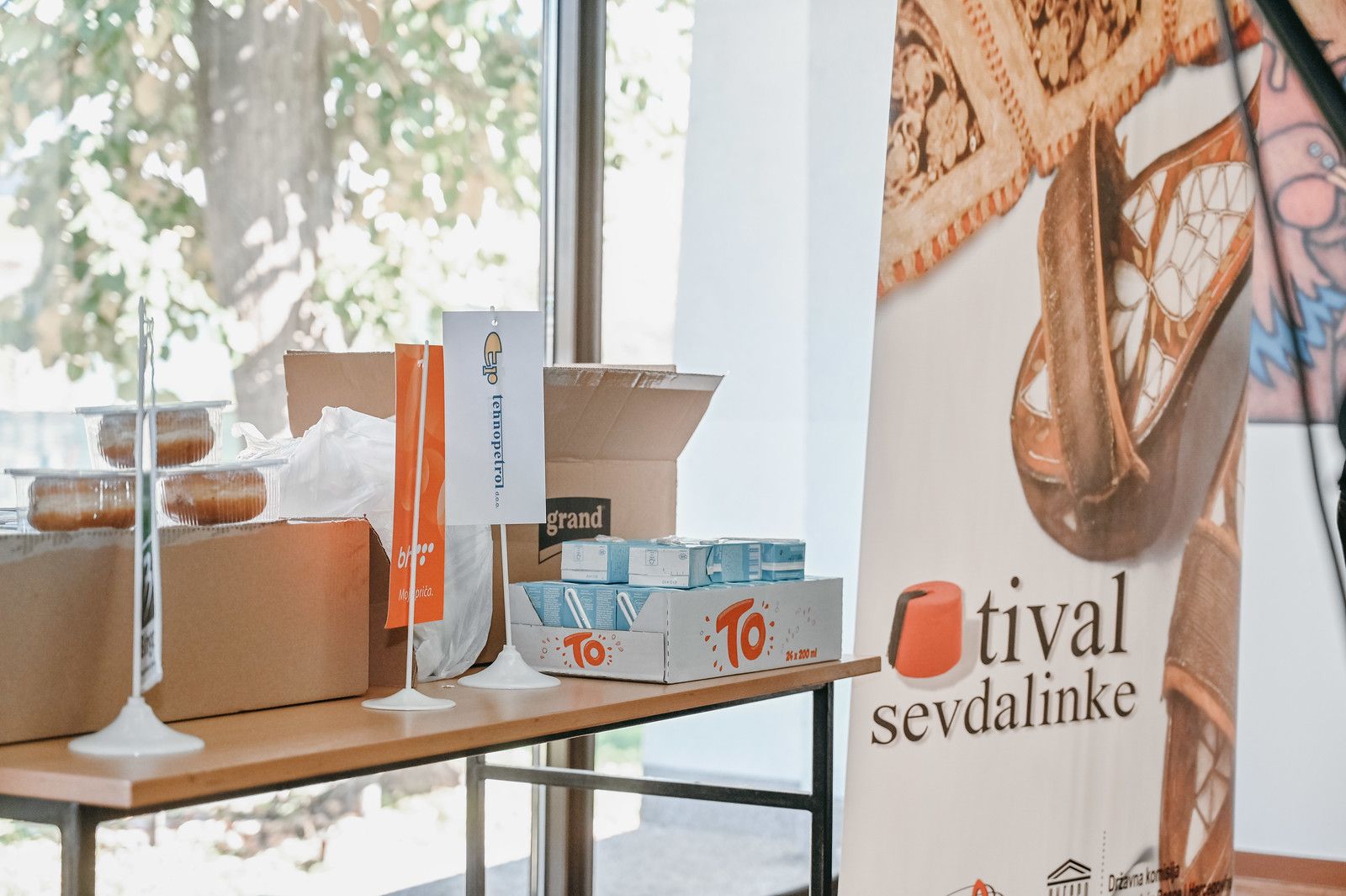 Tuzla je odvijek bila rasadnik i grad bogate kulturne baštine, a  manifestacija „Mjesec sevdaha u Tuzli“ odlična je prilika da Tuzla oživi kao stjecište sevdalijskih vrijednosti