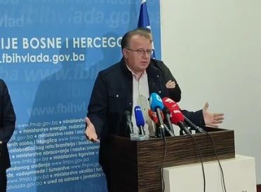 Rekao je da će Vlada danas razmatrati odluku o Danu žalosti i uputiti inicijativu prema Vijeću ministara BiH