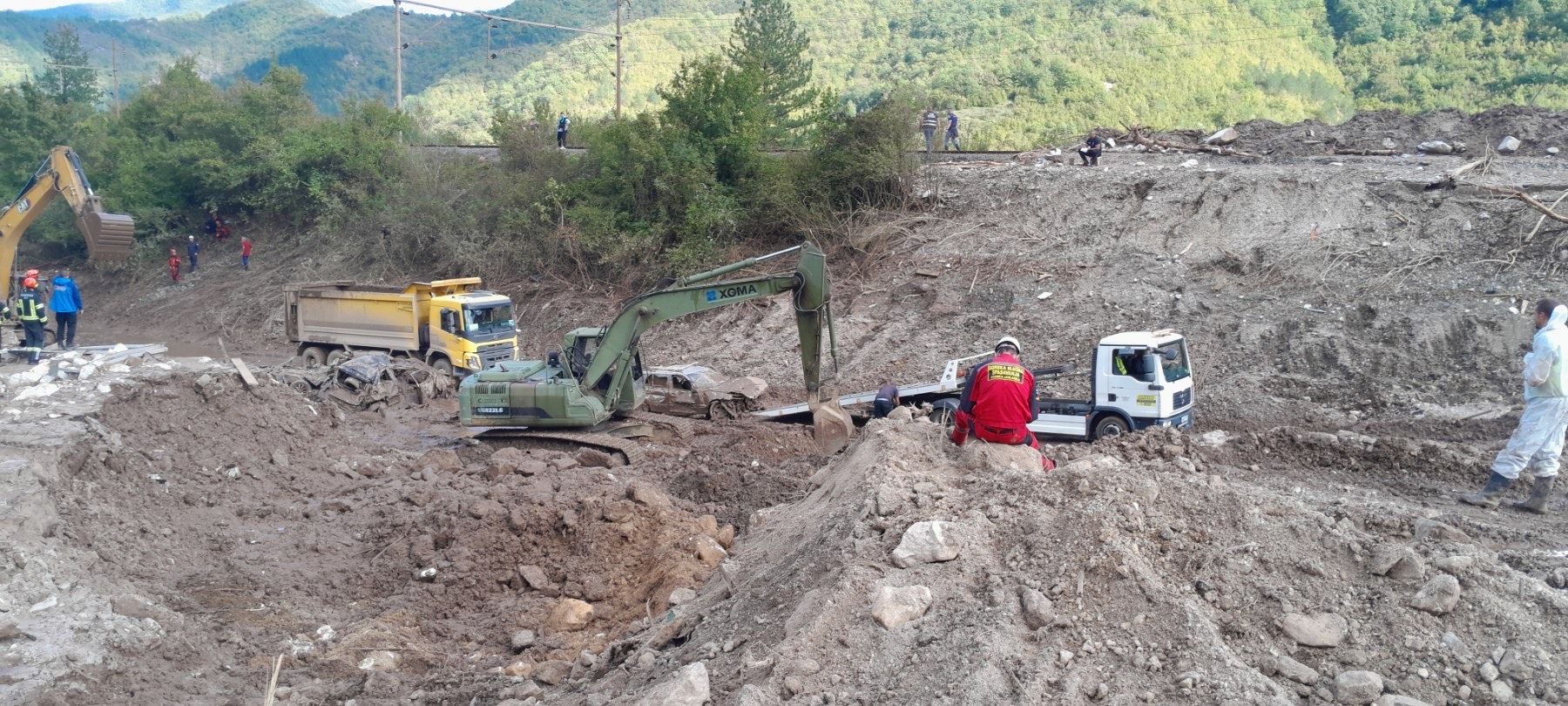 Inženjerijske jedinice OSBiH sa svojim teškim mašinama i ljudstvom i dalje aktivno djeluju na širem području općina Jablanica, Kreševo, Fojnica i Konjic