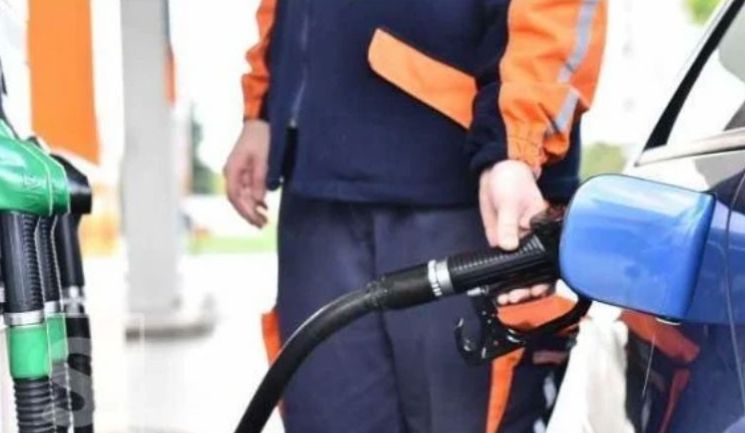 Ipak, najave o poskupljenju osnovnih životnih namirnica izazivaju zabrinutost među potrošačima.