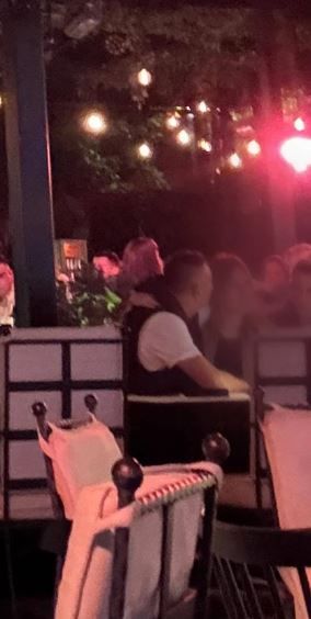 Šako Polumenta u provodu sa mlađom djevojkom: Uhvaćeni u kafiću, grle se na očigled svih