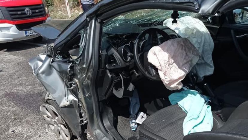 Automobili su doslovno uništeni.Ukupno je povrijeđeno pet osoba