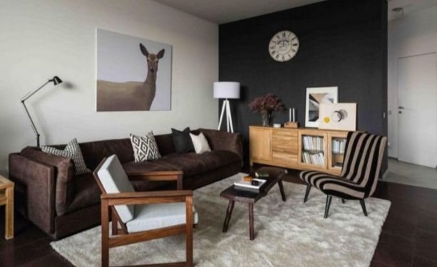 Ova ugodna nijansa stvara toplinu i udobnost, za razliku od klasičnih crno-bijelih kombinacija koje su dugo bile prisutne u našim prostorima