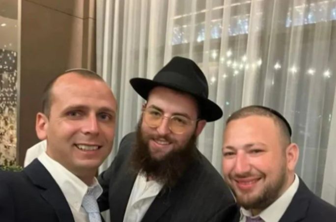 Izraelci su pozvani da izbjegavaju "posjetu preduzećima, mjestima okupljanja i mjestima za zabavu identifikovanim sa izraelskom i jevrejskom populacijom".