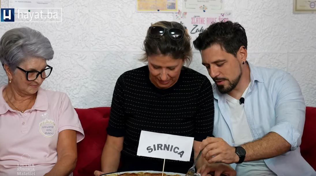 Smijeh je zavladao prostorijom, no vrlo brzo se pretvorio u suze nakon što je nana Fatija ispričala svoju životnu priču