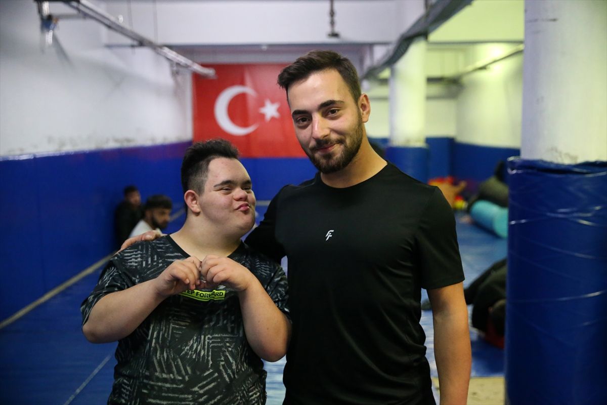 Mladić s Downovim sindromom ruši sve barijere: Već sedam godina trenira hrvanje