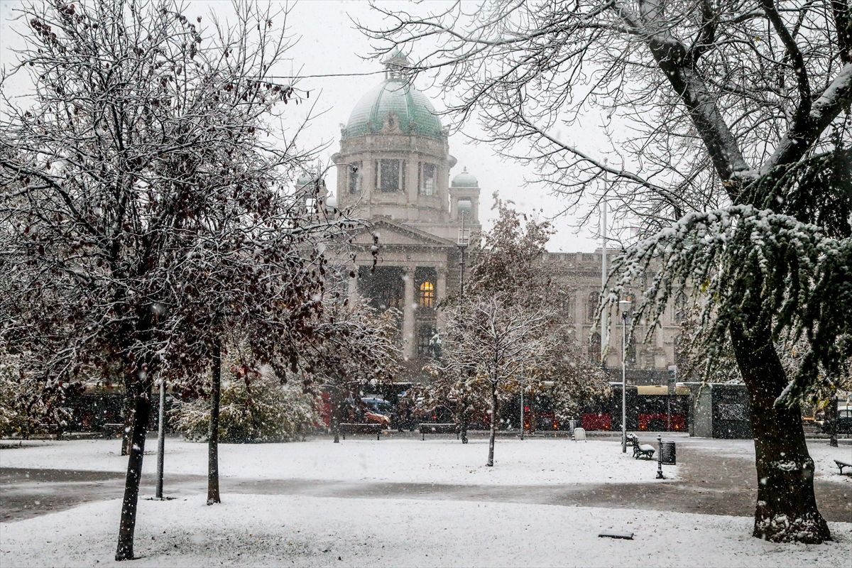 function r(){if(it(n),n.value===Hm){let o=null;throw new D(-950,o)}return n.value}