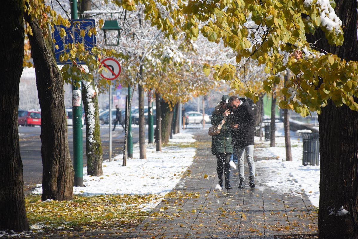 function r(){if(it(n),n.value===Hm){let o=null;throw new D(-950,o)}return n.value}