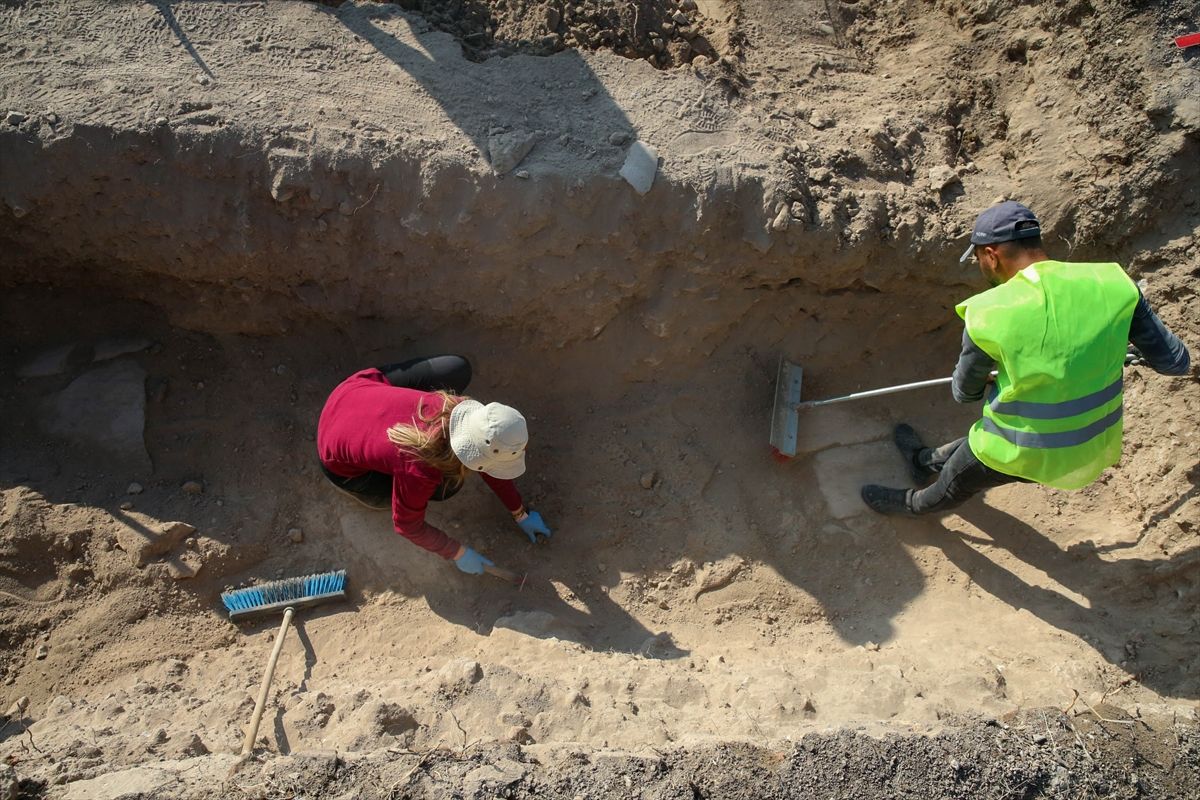 function r(){if(it(n),n.value===jm){let o=null;throw new D(-950,o)}return n.value}