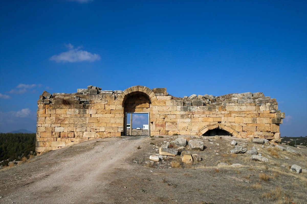 function r(){if(it(n),n.value===jm){let o=null;throw new D(-950,o)}return n.value}