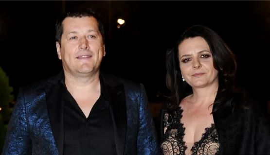 function r(){if(it(n),n.value===Hm){let o=null;throw new D(-950,o)}return n.value}