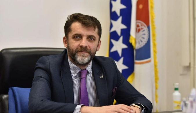 Katica o gužvama na šalterima: Agencija pošalje jednog agenta sa 180 zahtjeva, zadrži se 3-4 sata