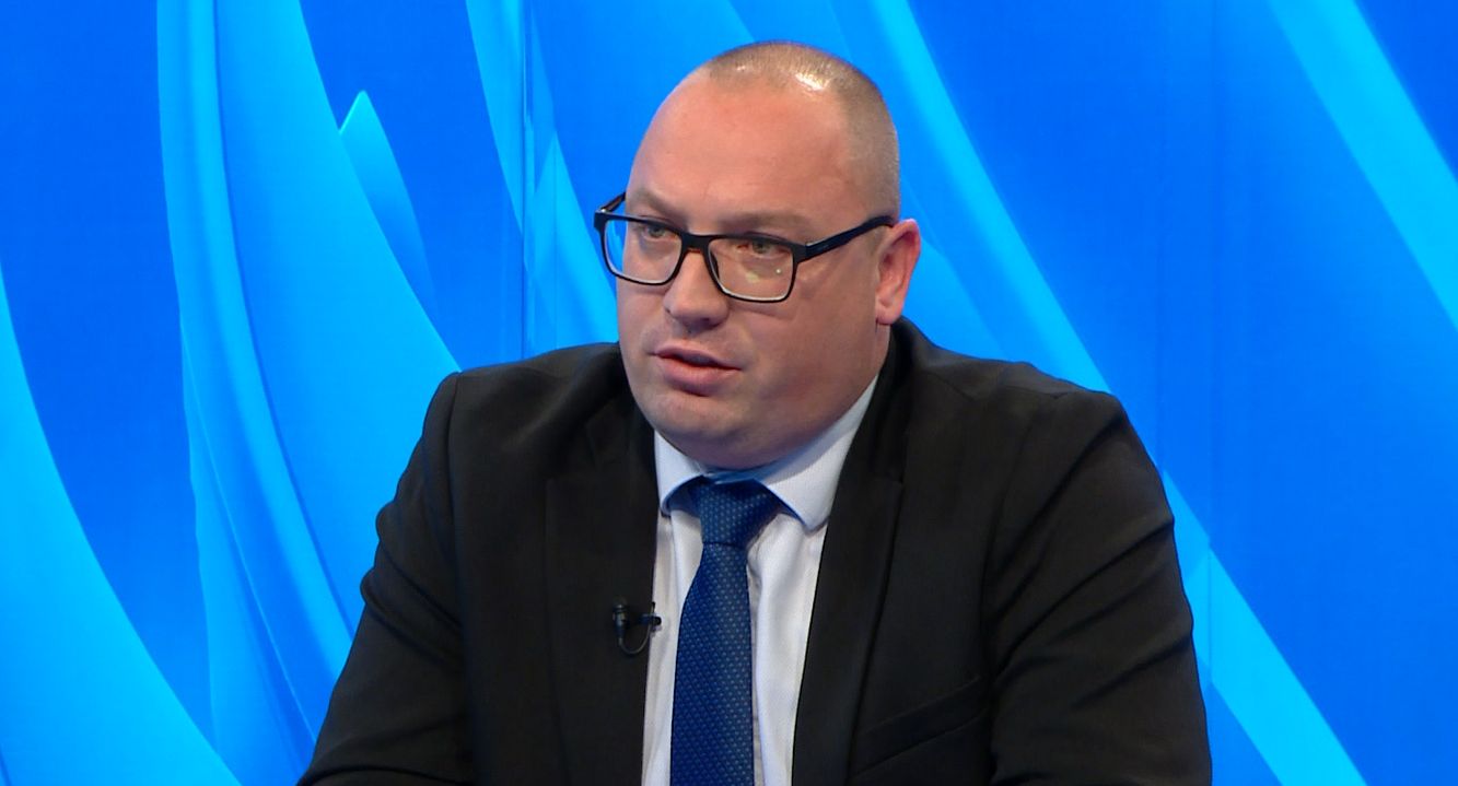 O radu Ministarstva za boračka pitanja ZDK-a, danas u emisiji DDBiH razgovarali smo ministrom Adnanom Sirovicom koji je vrlo detaljno podvukao ključne aktivnosti u ovoj godini