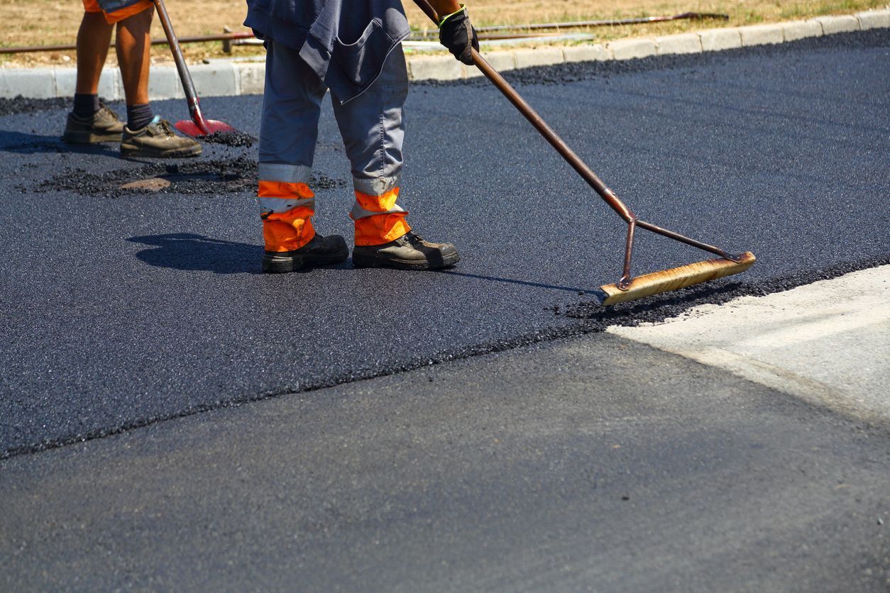 Projektom je planirana izgradnja saobraćajnice sa dvije kolovozne trake i sa obostranim pješačkim stazama.