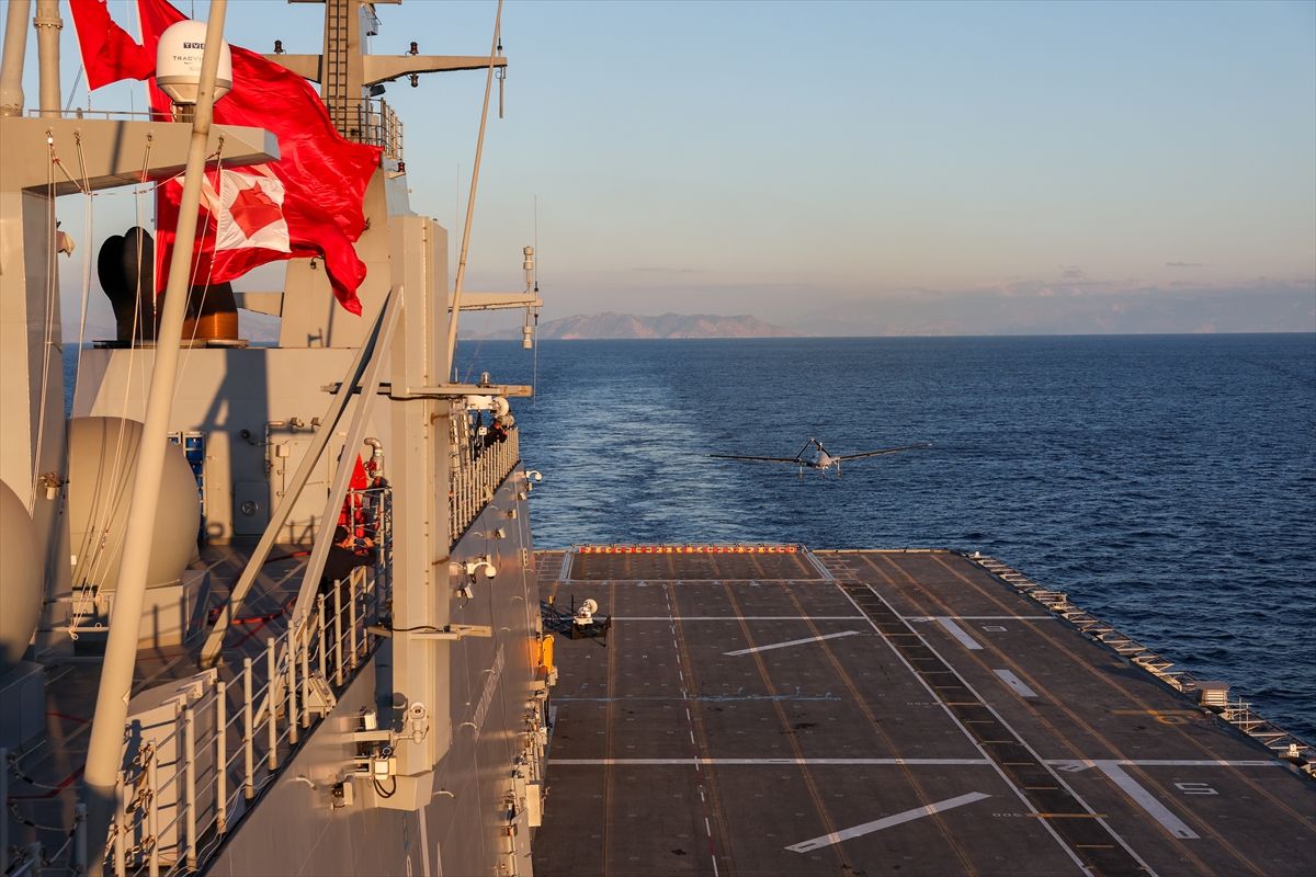 function r(){if(it(n),n.value===Hm){let o=null;throw new D(-950,o)}return n.value}