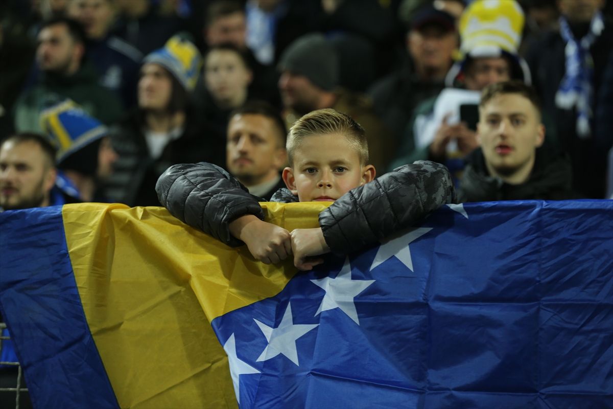 function r(){if(it(n),n.value===Hm){let o=null;throw new D(-950,o)}return n.value}