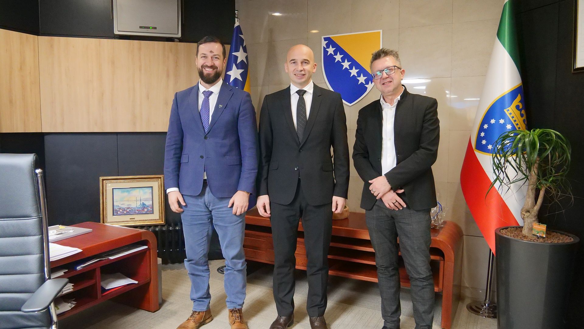 Status oko 170 uposlenih nije sistemski riješen, zbog čega je sindikat pokrenuo razgovore s oba nivoa vlasti