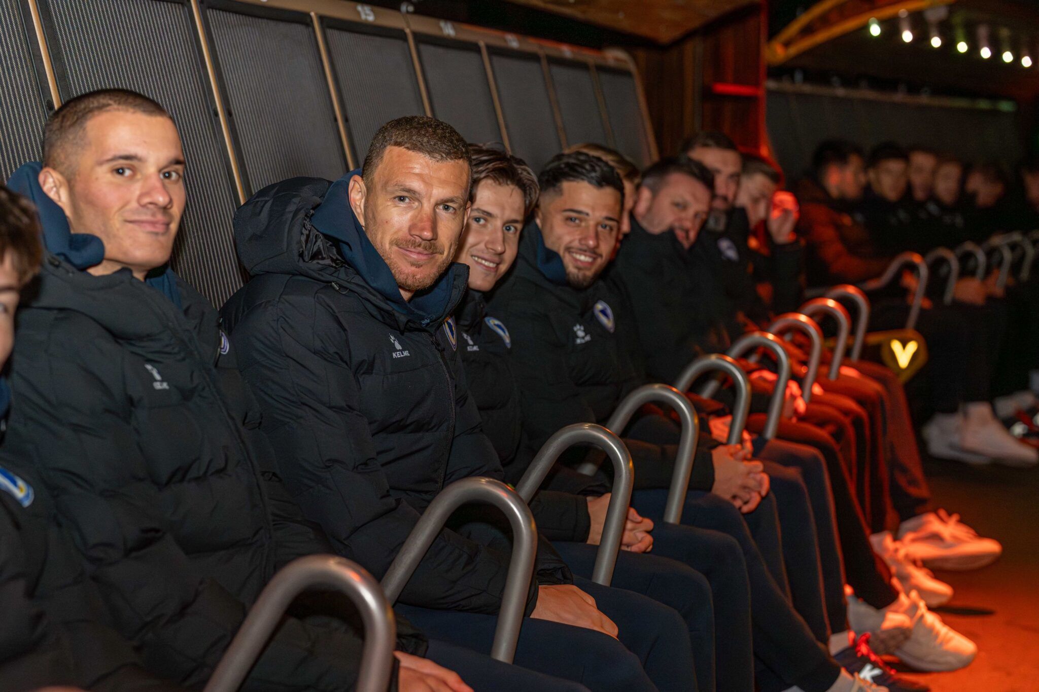 function r(){if(it(n),n.value===Hm){let o=null;throw new D(-950,o)}return n.value}