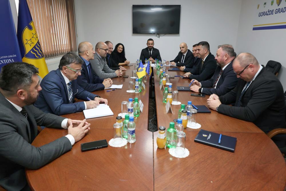 Ova posjeta nastavak je saradnje započete posjetom delegacije Vlade BPK Goražde Zeničko-dobojskom kantonu u septembru prošle godine