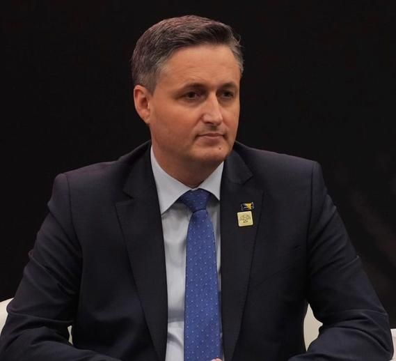 Iz cijelog svijeta nakon toga stižu reakcije i čestitke. Sve iz minute u minutu pratite na portalu Hayat.ba