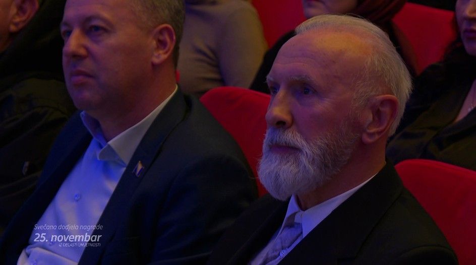 function r(){if(it(n),n.value===Hm){let o=null;throw new D(-950,o)}return n.value}