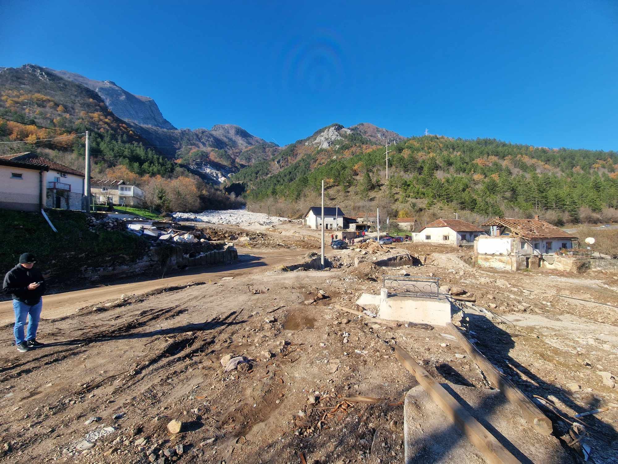 function r(){if(it(n),n.value===Hm){let o=null;throw new D(-950,o)}return n.value}