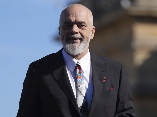 Želimo i molimo se da se palestinskom narodu pruži šansa da živi u svojoj vlastitoj državi, kao slobodni ljudi pod demokratskom vlašću...