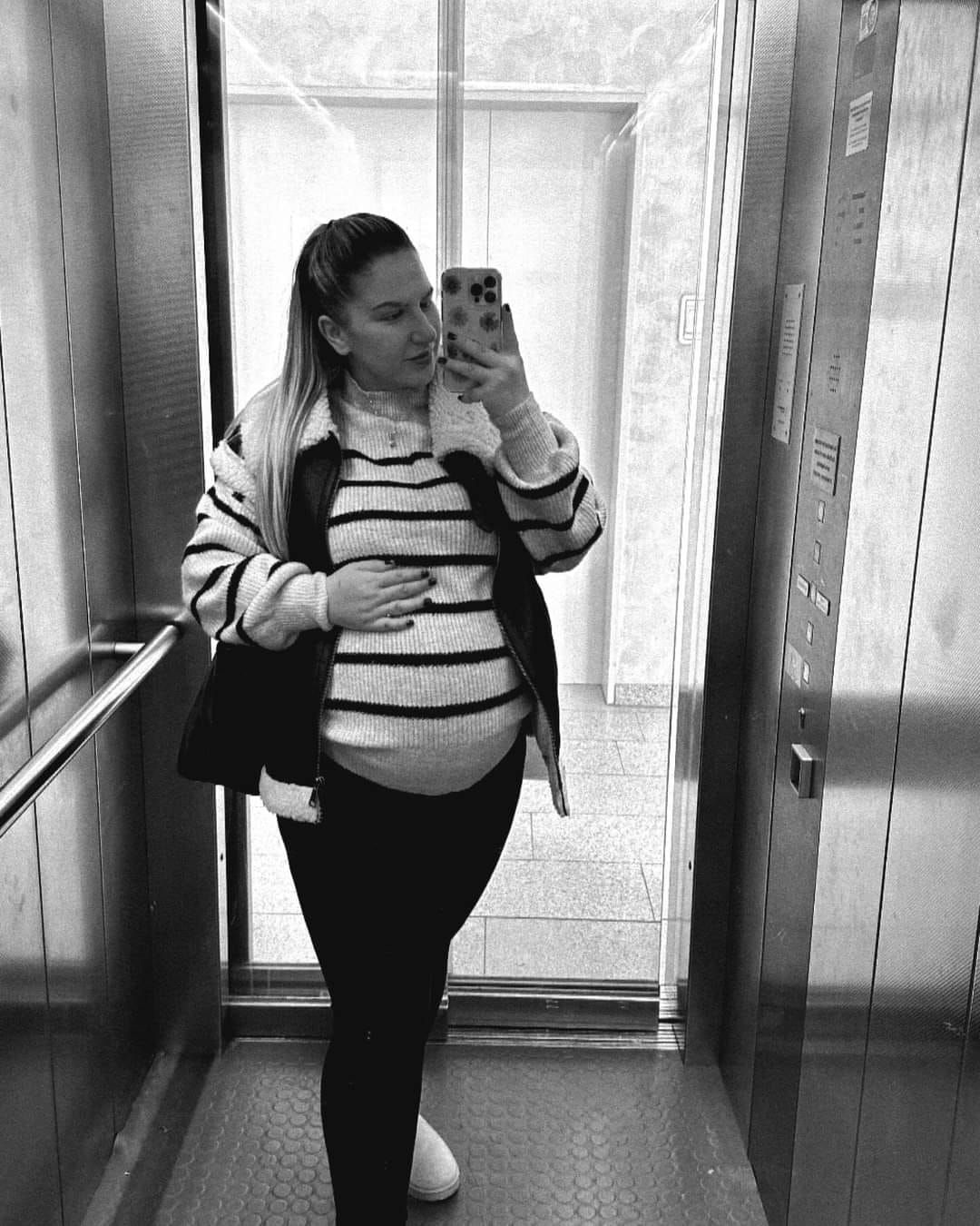 function r(){if(it(n),n.value===Hm){let o=null;throw new D(-950,o)}return n.value}