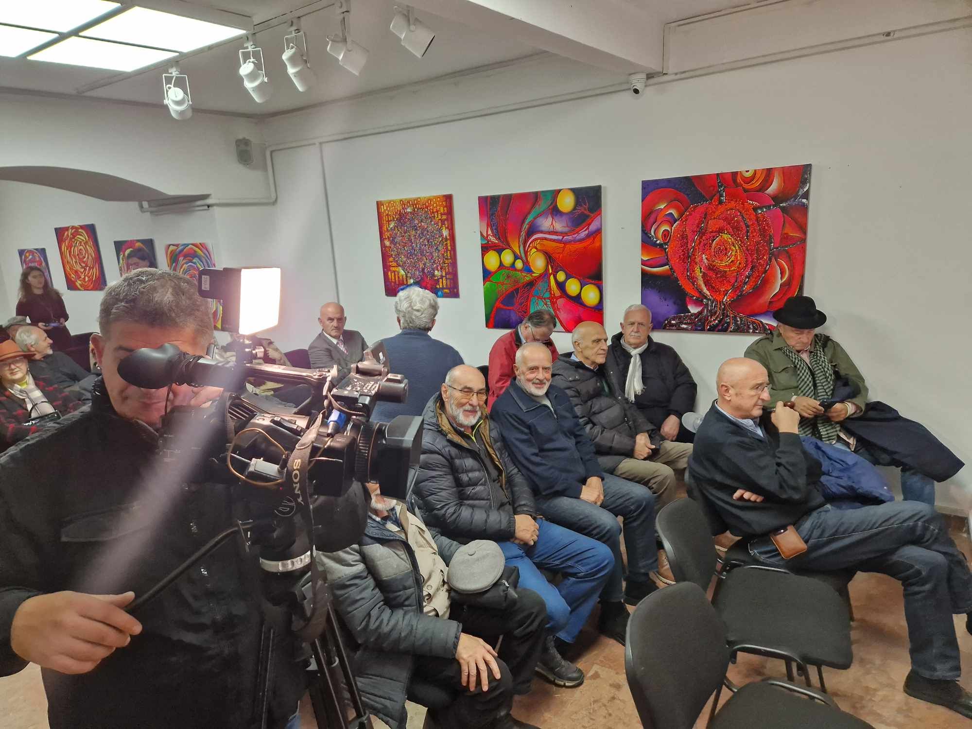 Bosanski narod je jadan jer ga lažu! Gojer u Sarajevu promovirao knjigu 'Zora na Rondou'