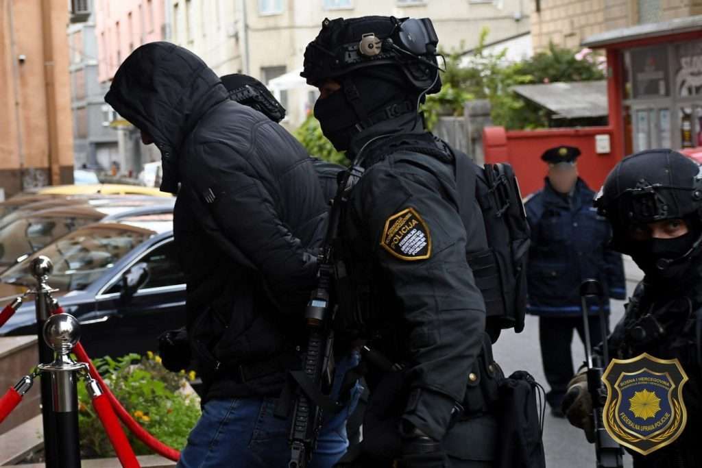 Vlatko Blažević Suri uhapšen je u maju zajedno s A. V. (1987) iz Novog Travnika upravo u sklopu operativne akcije "Dolina"