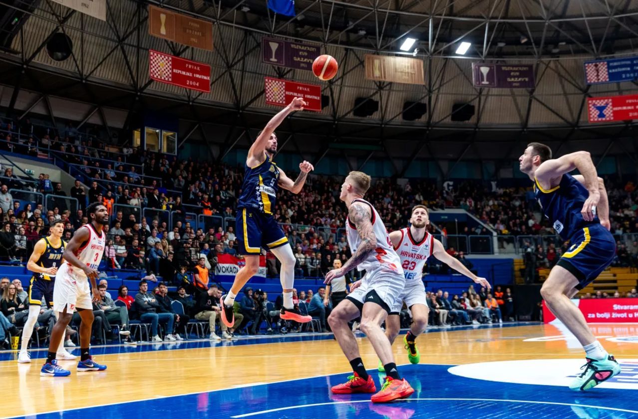 function r(){if(it(n),n.value===Hm){let o=null;throw new D(-950,o)}return n.value}