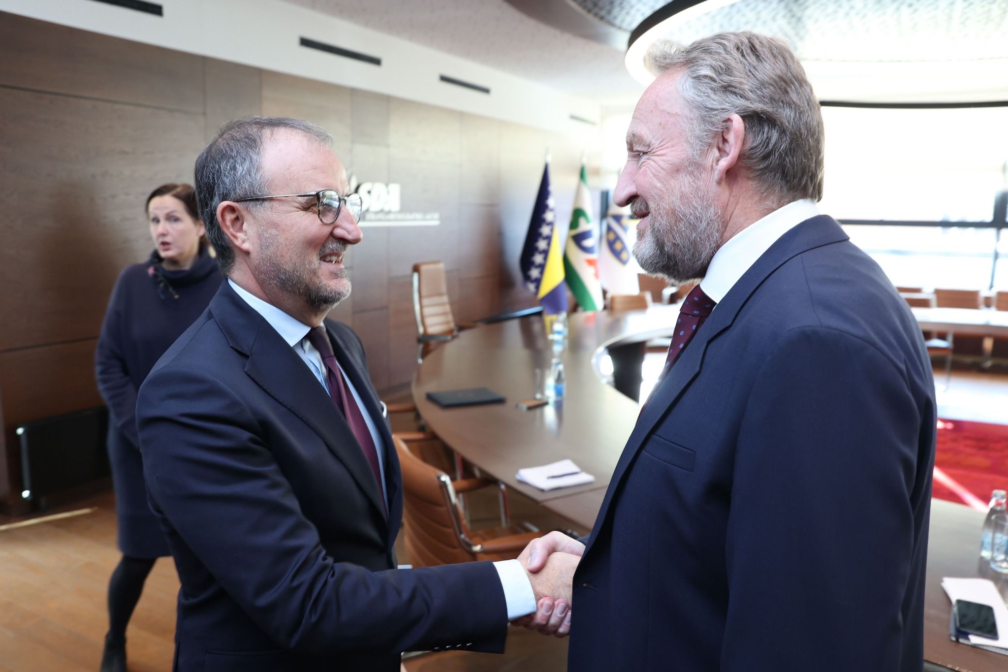 function r(){if(it(n),n.value===jm){let o=null;throw new D(-950,o)}return n.value}