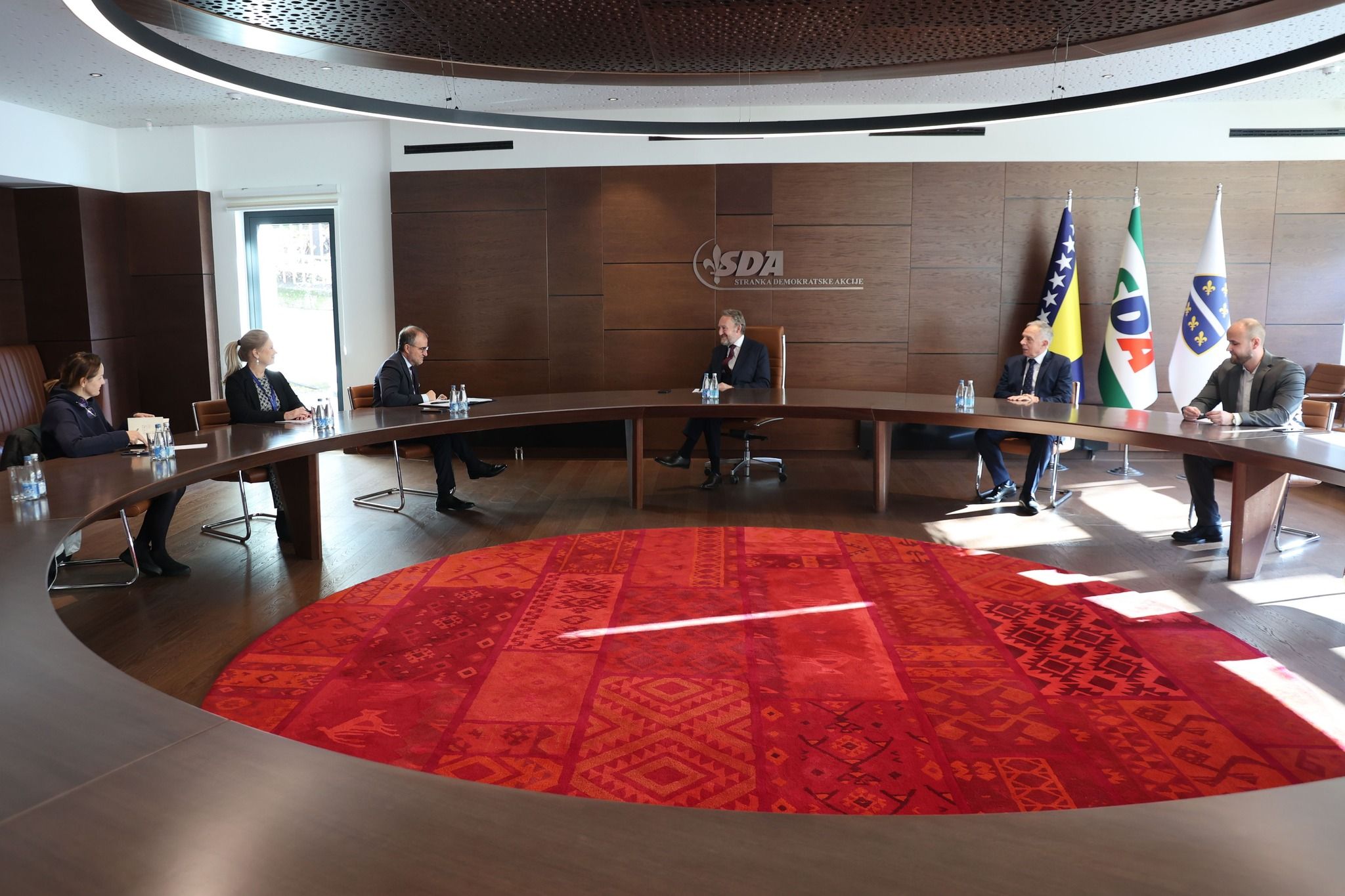 function r(){if(it(n),n.value===jm){let o=null;throw new D(-950,o)}return n.value}