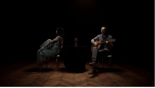 Ovaj energični dvojac, kojeg čine Amir Mahmutović i Elvis Ćerimović, započeo je svoju muzičku priču 2017. godine