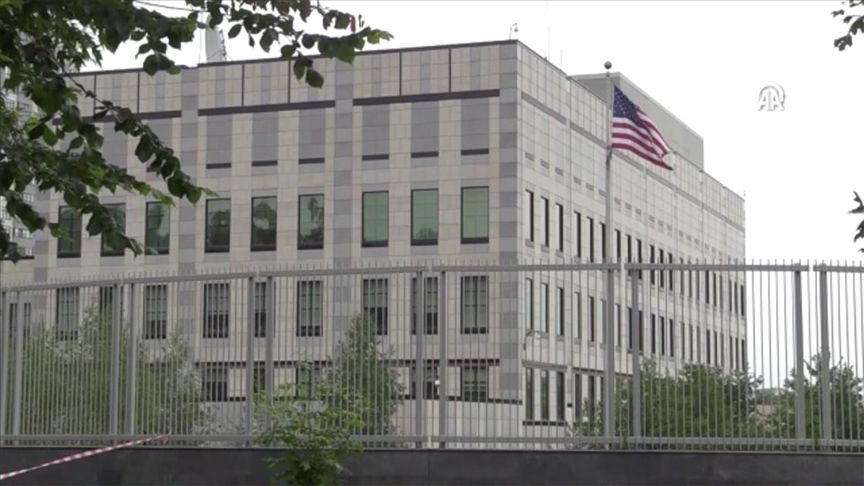 Nastavljamo ohrabrivati građane SAD-a da ostanu oprezni, prate zvanične ukrajinske izvore radi ažuriranja i budu spremni da pređu u zaklone , navela je ambasadorica