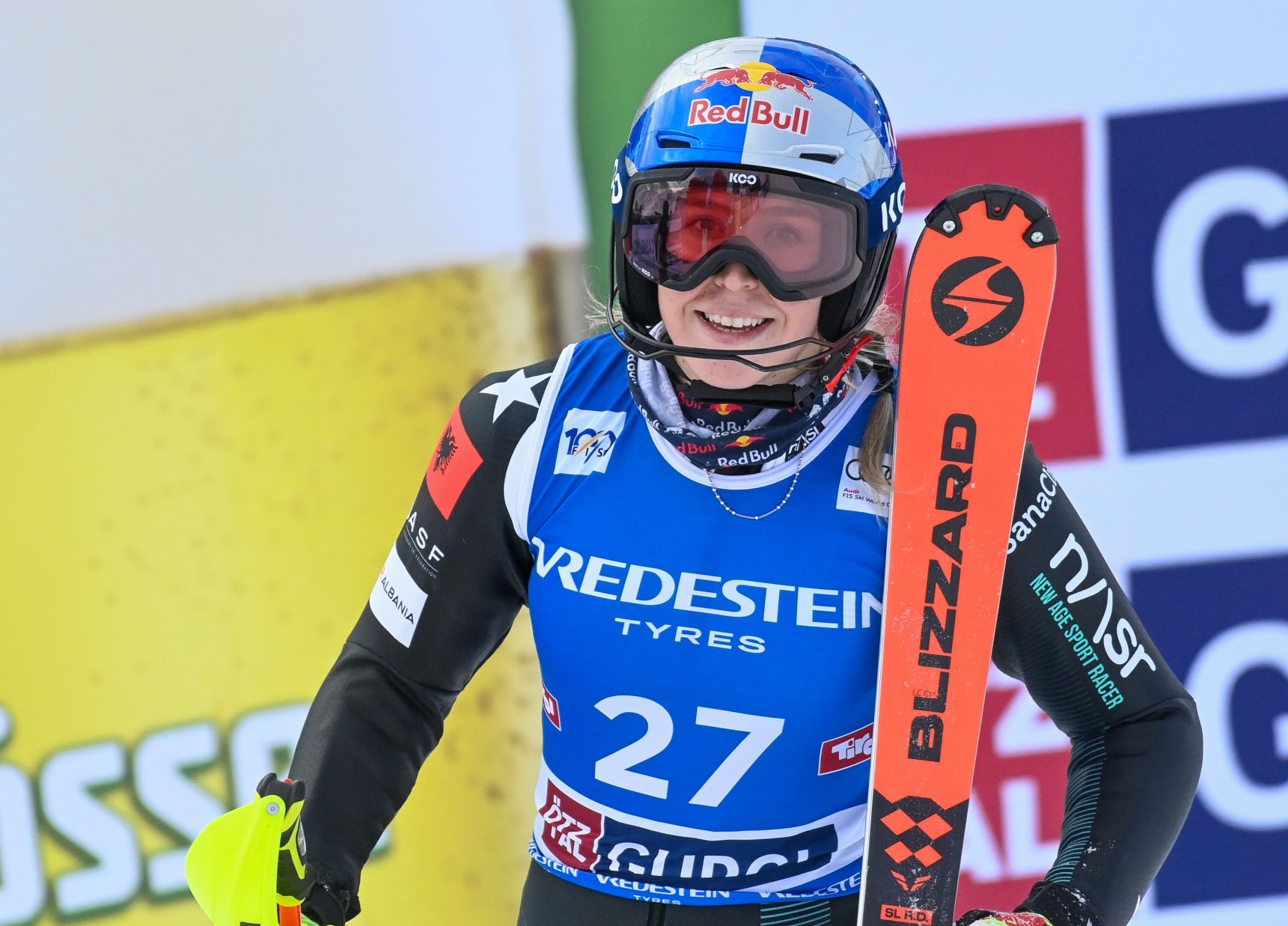 function r(){if(it(n),n.value===Hm){let o=null;throw new D(-950,o)}return n.value}