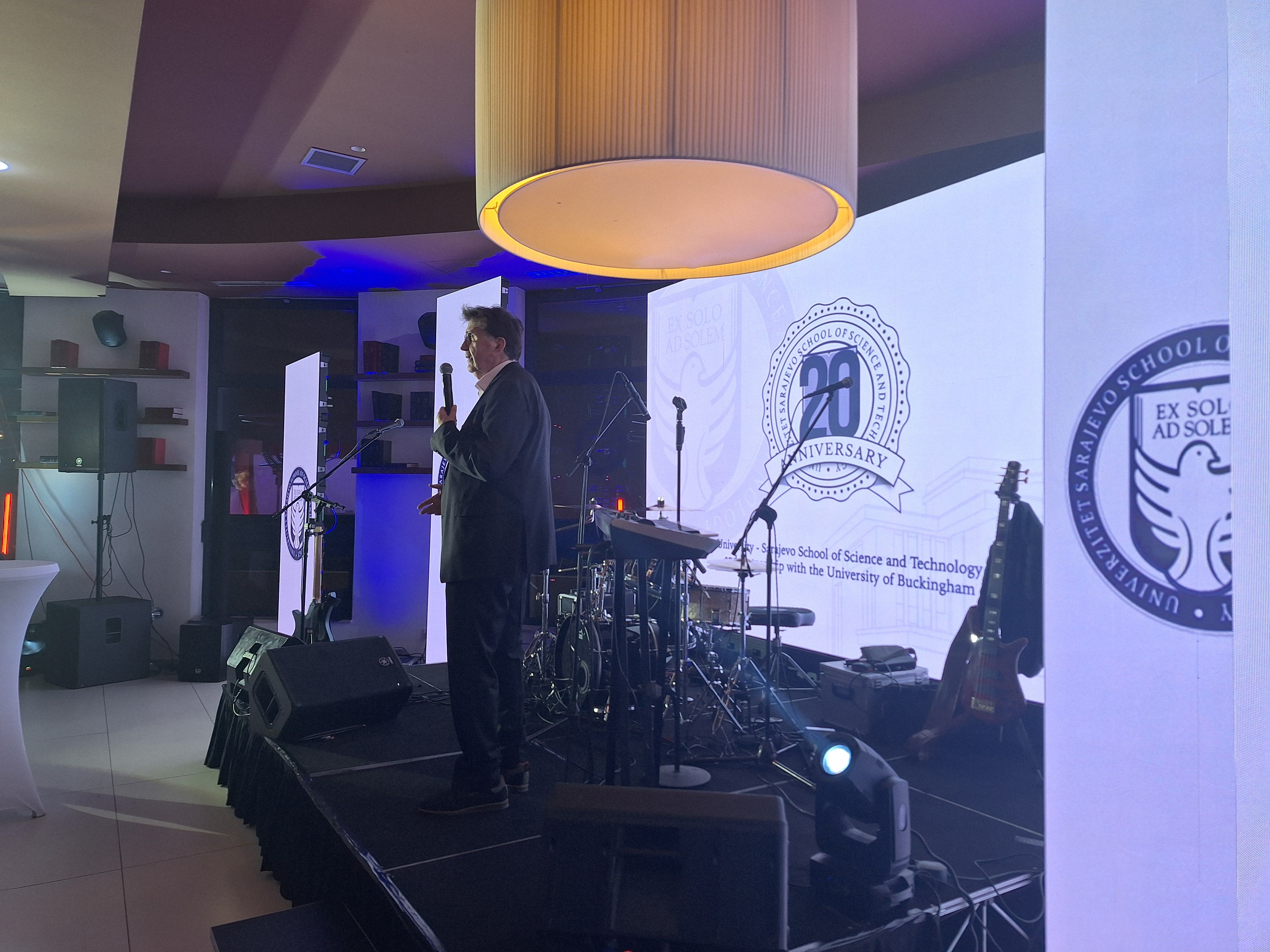 Prema riječima Ejupa Ganića, osnivača SSST-a, vrijedilo se boriti za Bosnu i Hercegovinu i osnovati jedan ovakav fakultet 