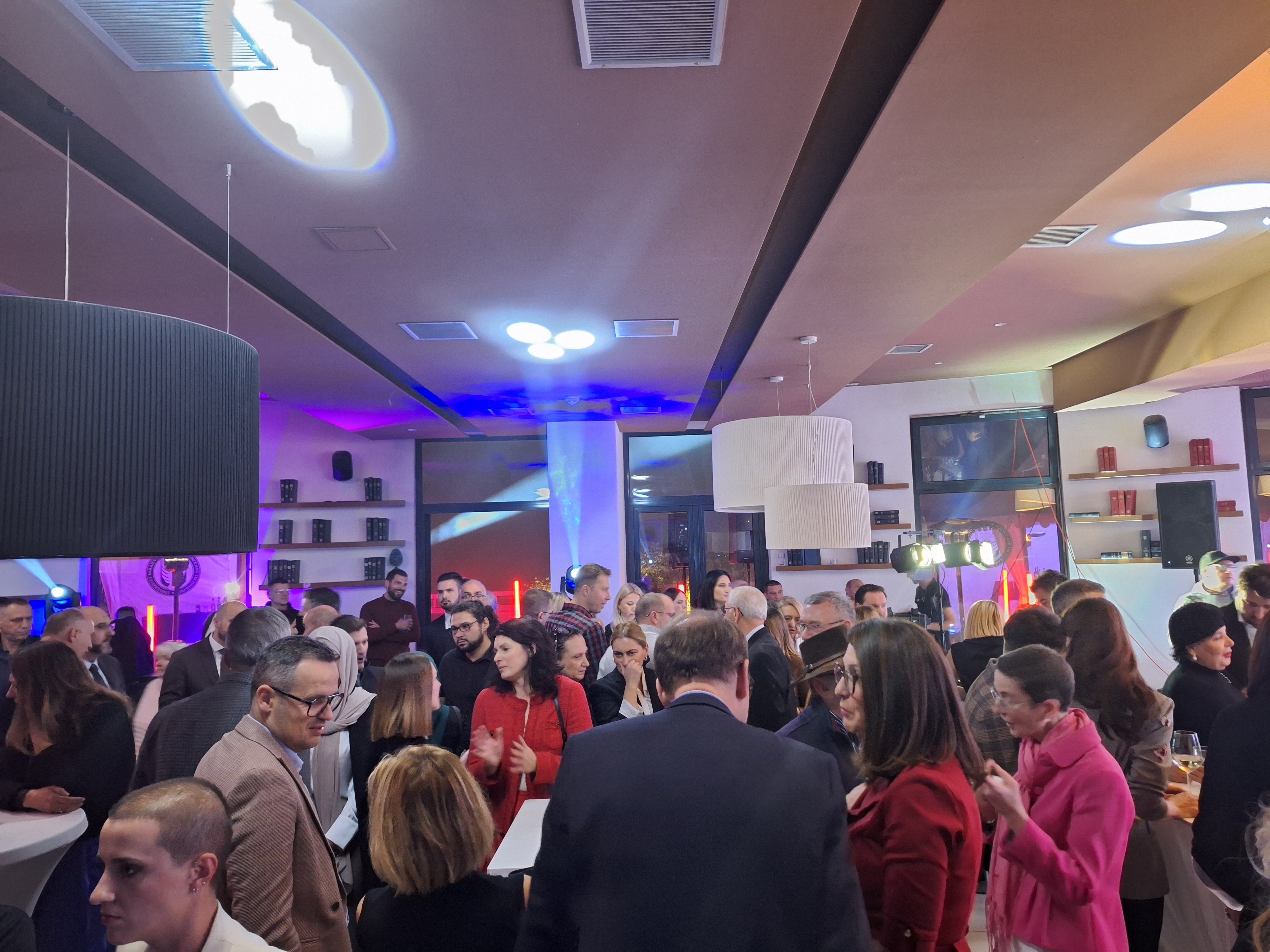 Prema riječima Ejupa Ganića, osnivača SSST-a, vrijedilo se boriti za Bosnu i Hercegovinu i osnovati jedan ovakav fakultet 