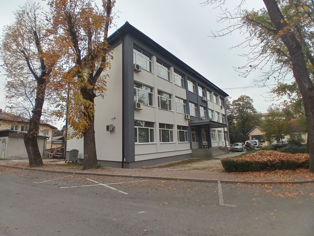 function r(){if(it(n),n.value===Hm){let o=null;throw new D(-950,o)}return n.value}