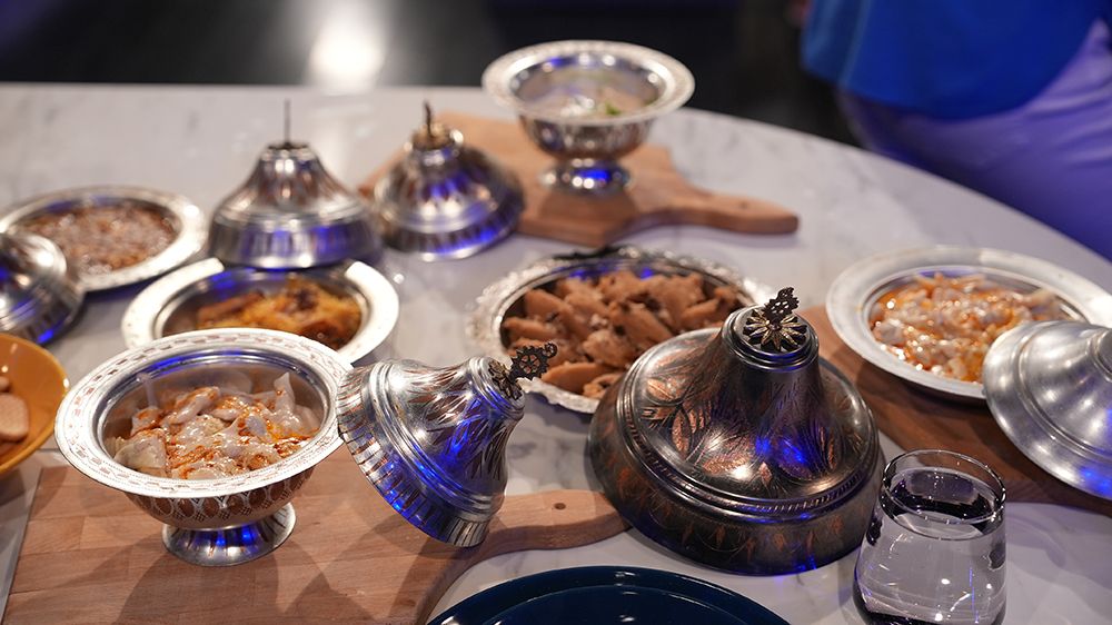 function r(){if(it(n),n.value===Hm){let o=null;throw new D(-950,o)}return n.value}