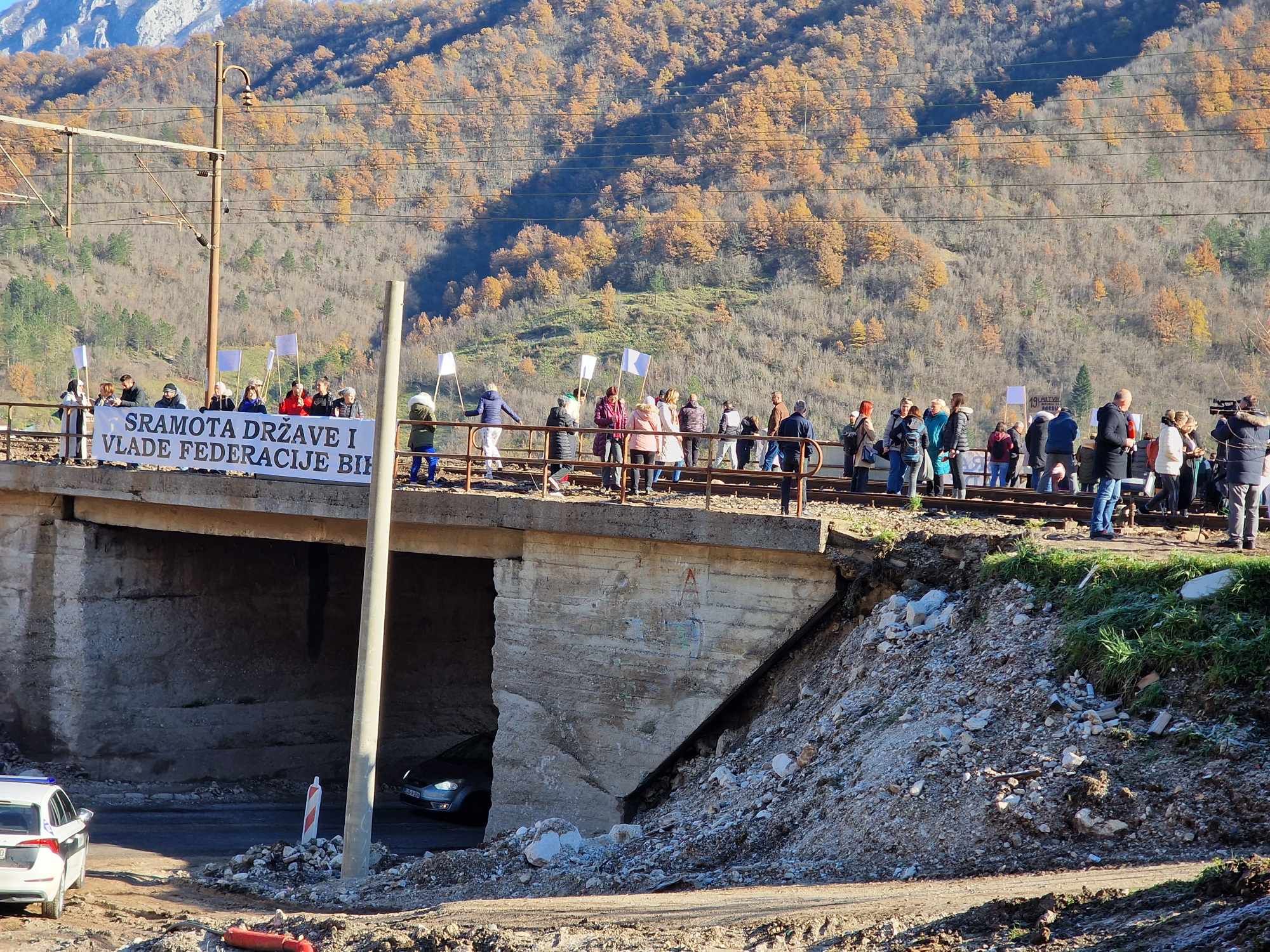 function r(){if(it(n),n.value===Hm){let o=null;throw new D(-950,o)}return n.value}